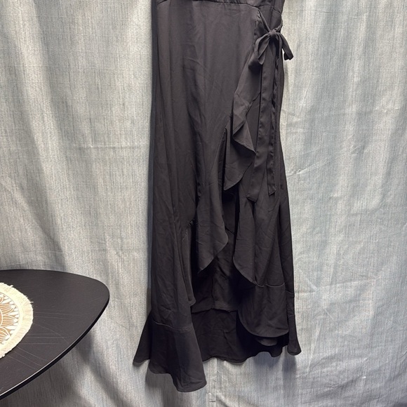 🏁 Elegant Black Maxi Dress size medium NWT - Picture 7 of 8